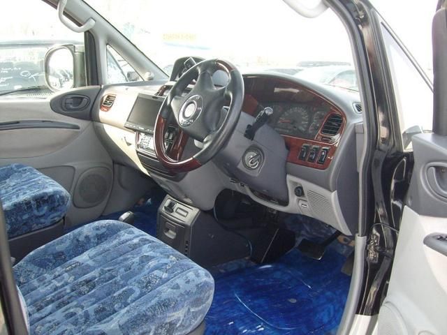 2000 Mitsubishi Delica