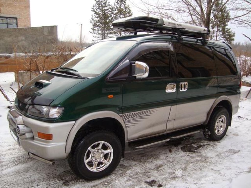 2000 Mitsubishi Delica