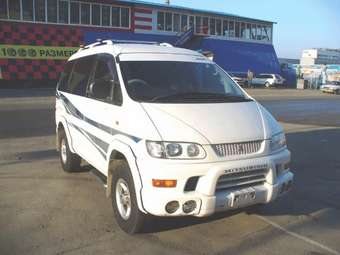 2000 Mitsubishi Delica