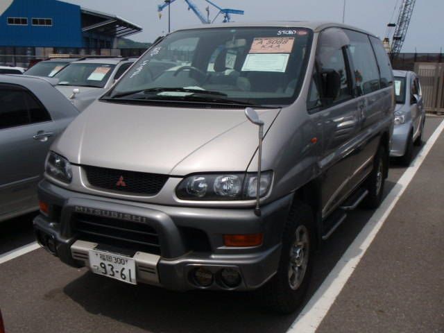 2000 Mitsubishi Delica