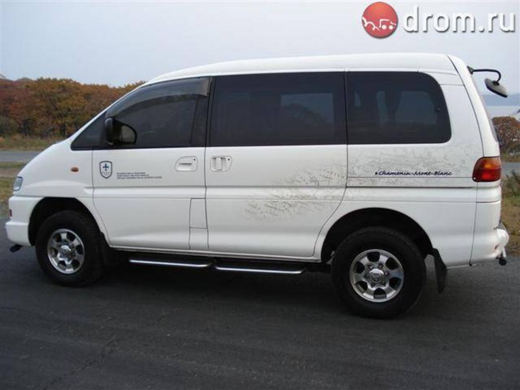 2000 Mitsubishi Delica