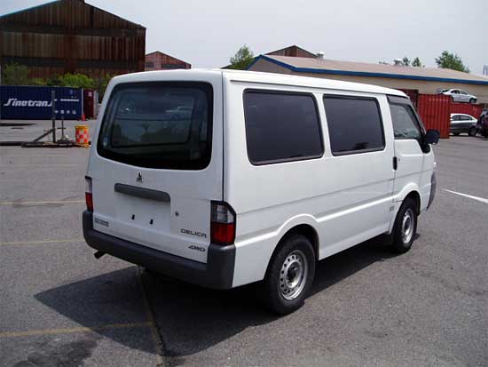 2000 Mitsubishi Delica For Sale