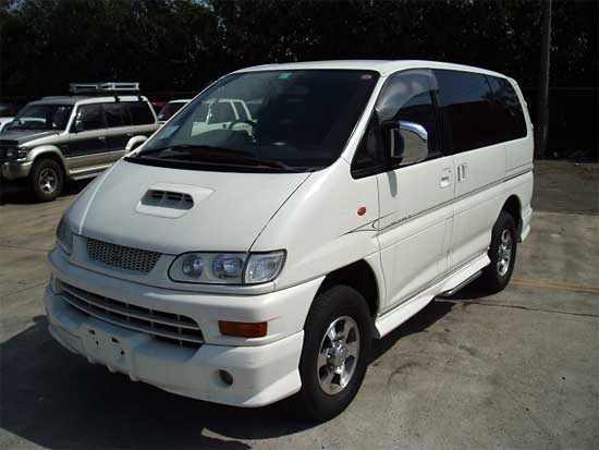 2000 Mitsubishi Delica For Sale