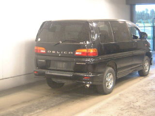 2000 Mitsubishi Delica Photos