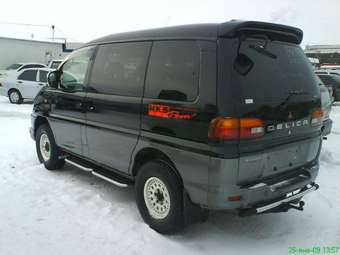 2000 Mitsubishi Delica Photos