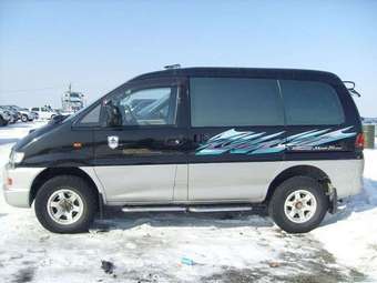 2000 Mitsubishi Delica Pics