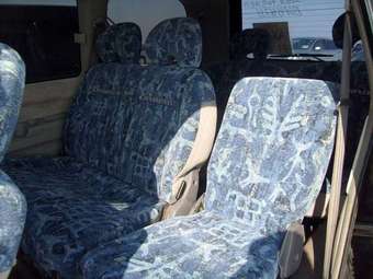 2000 Mitsubishi Delica Photos