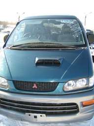 2000 Mitsubishi Delica Pictures