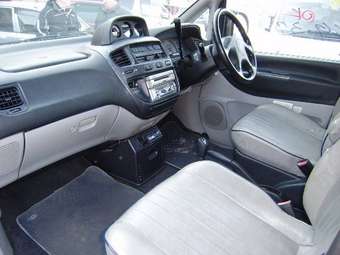 2000 Mitsubishi Delica Pictures