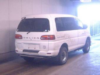 2000 Mitsubishi Delica Pictures