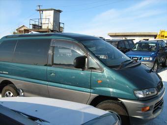 2000 Mitsubishi Delica Photos