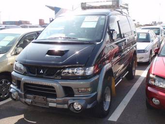 2000 Mitsubishi Delica Pictures