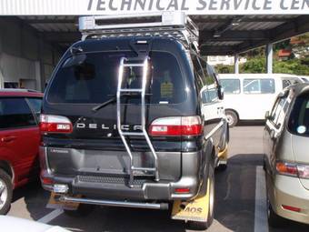 2000 Mitsubishi Delica Pics