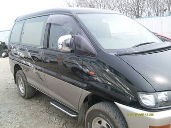 2000 Mitsubishi Delica Photos