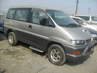 2000 Mitsubishi Delica Photos