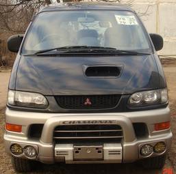 2000 Mitsubishi Delica Photos