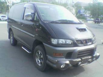 2000 Mitsubishi Delica Photos