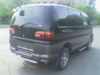 2000 Mitsubishi Delica Pictures