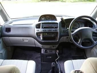 2000 Mitsubishi Delica Pictures