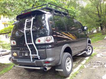 2000 Mitsubishi Delica For Sale