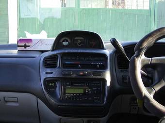 2000 Mitsubishi Delica Photos