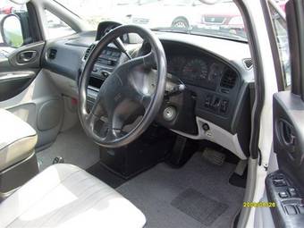 2000 Mitsubishi Delica Photos