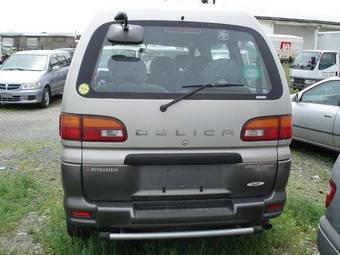 2000 Mitsubishi Delica Pictures
