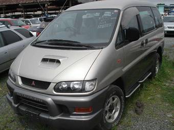 2000 Mitsubishi Delica Pics
