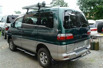 2000 Mitsubishi Delica Pics