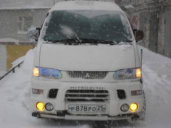 2000 Mitsubishi Delica Pics