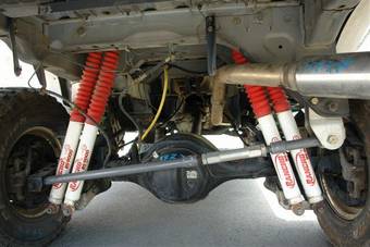 2000 Mitsubishi Delica Pictures