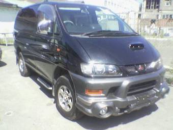 2000 Mitsubishi Delica Photos