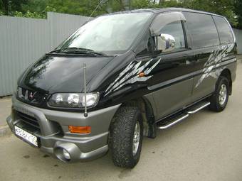 2000 Mitsubishi Delica For Sale