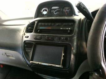 2000 Mitsubishi Delica Photos