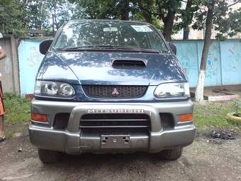 2000 Mitsubishi Delica Photos