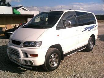 2000 Mitsubishi Delica