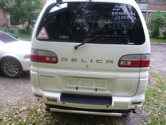 2000 Mitsubishi Delica Pictures