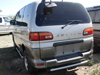 2000 Mitsubishi Delica Photos