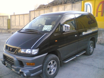 2001 Mitsubishi Delica