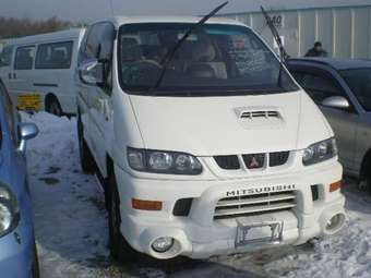 2001 Mitsubishi Delica