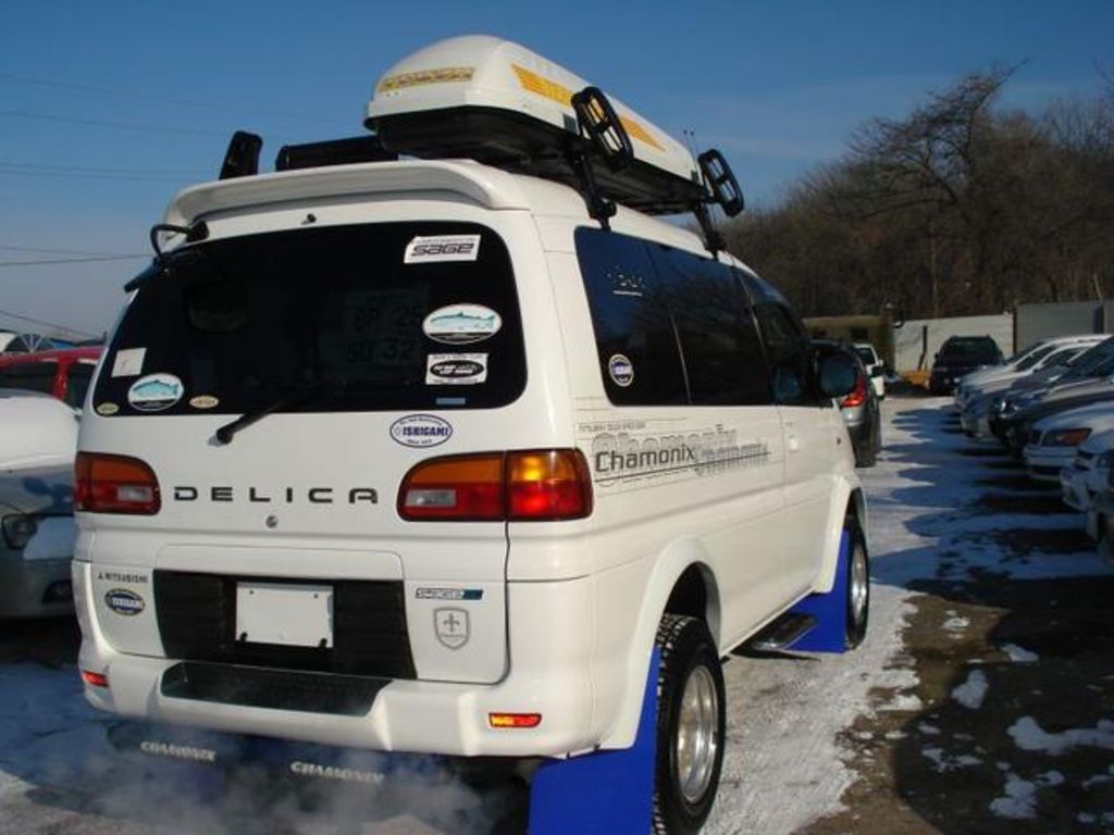 2001 Mitsubishi Delica