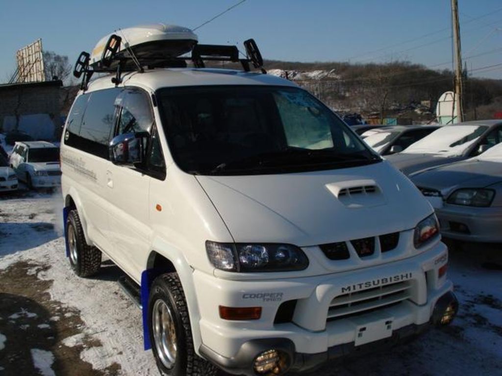 2001 Mitsubishi Delica