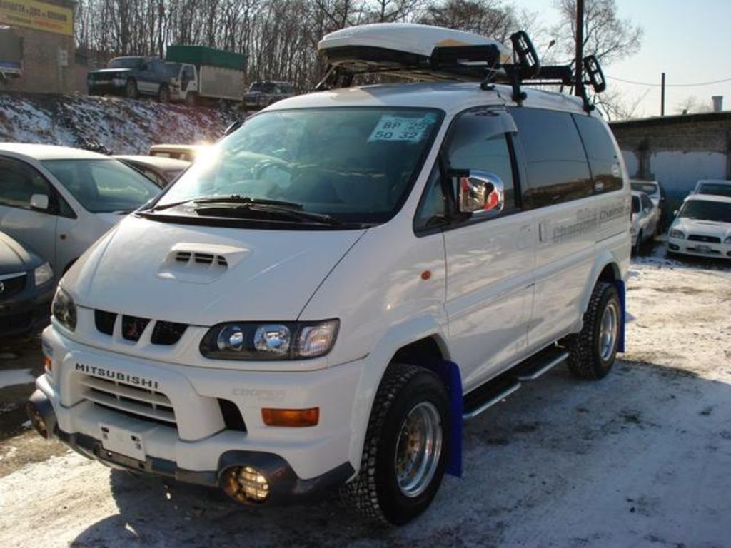 2001 Mitsubishi Delica