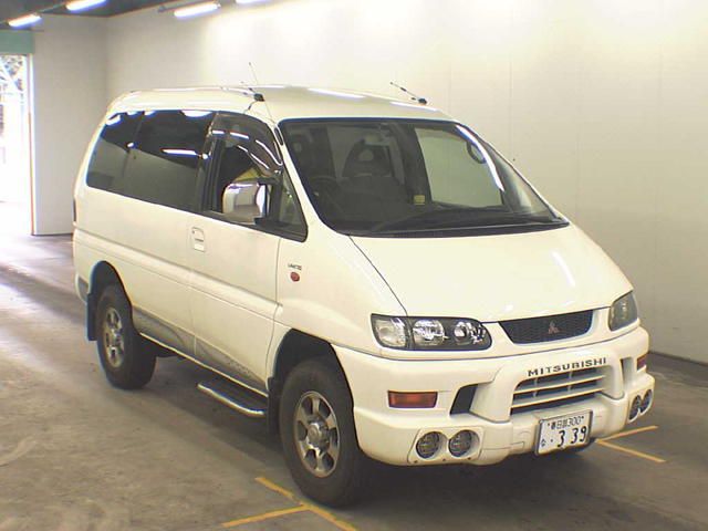 2001 Mitsubishi Delica