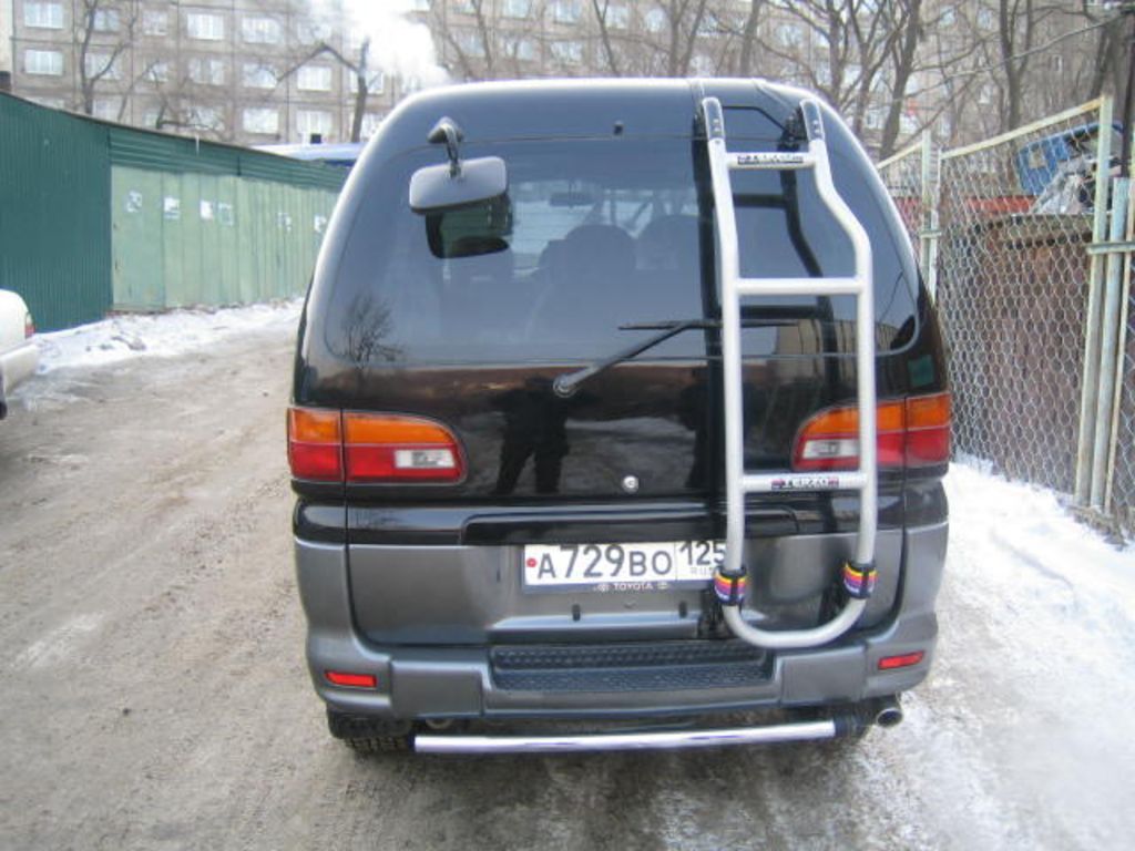 2001 Mitsubishi Delica