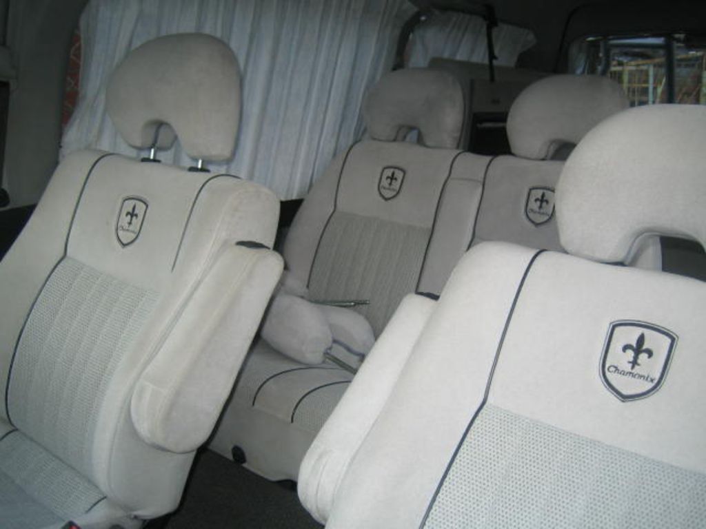 2001 Mitsubishi Delica