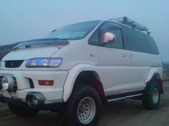 2001 Mitsubishi Delica