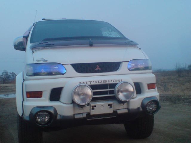 2001 Mitsubishi Delica