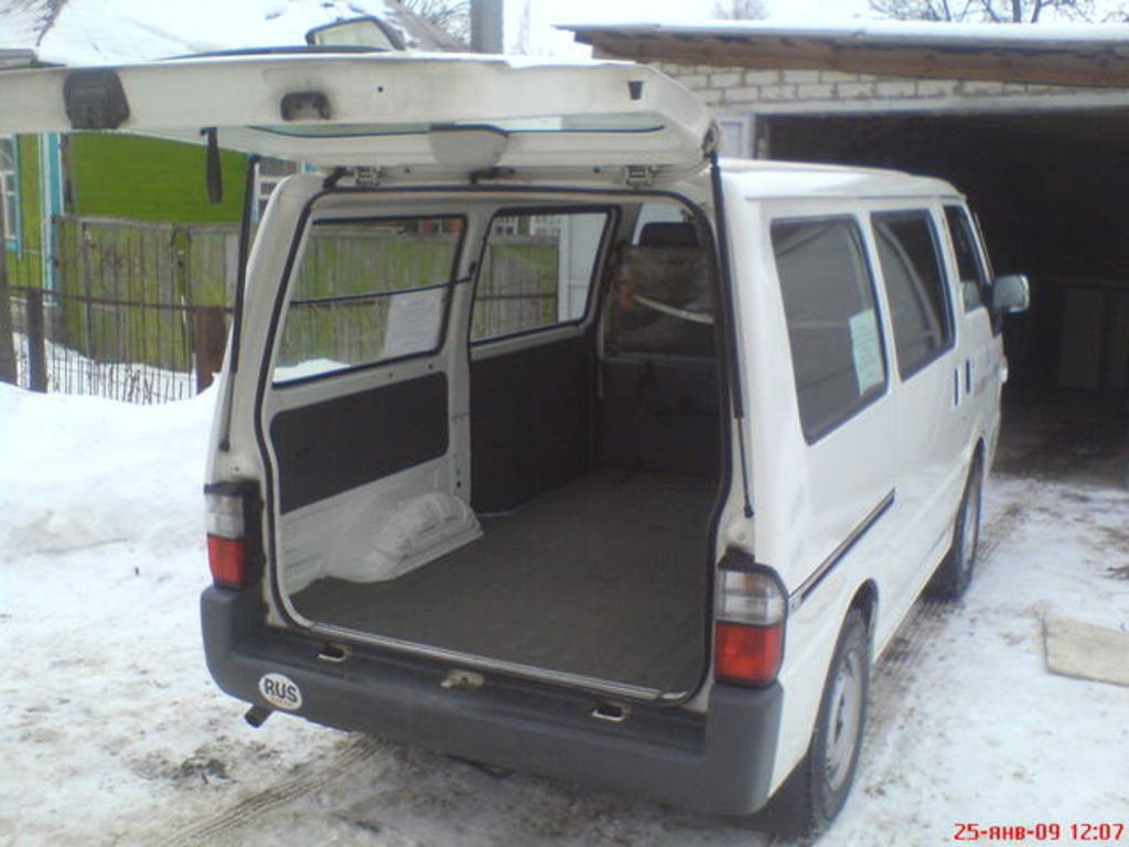 2001 Mitsubishi Delica