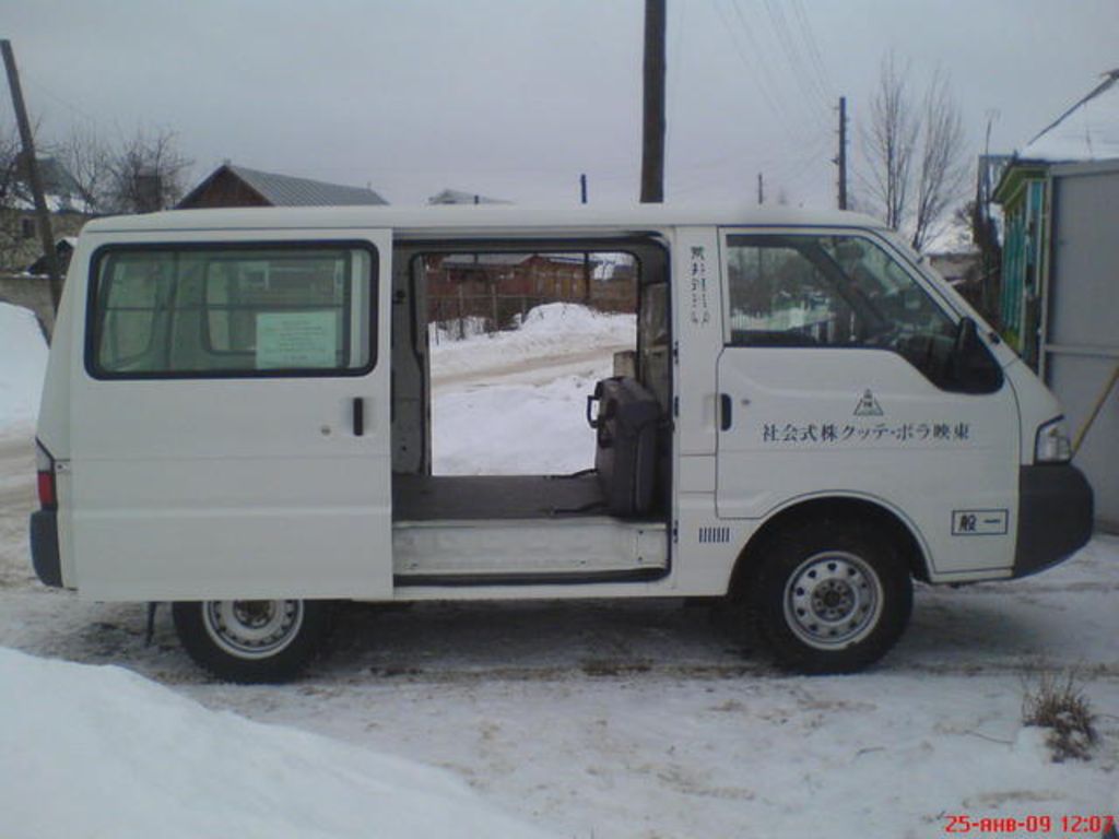 2001 Mitsubishi Delica